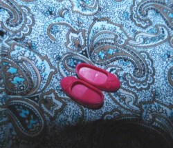 sindy red flats